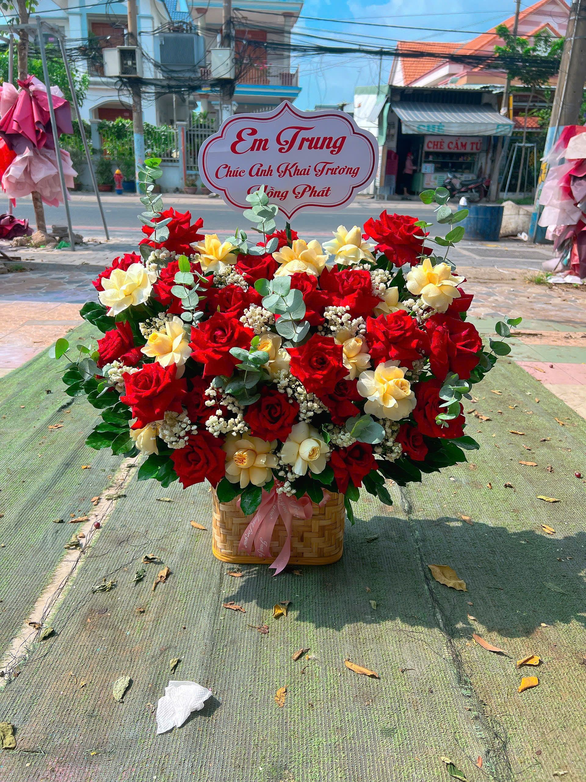 Kệ hoa khai trương Thành Đạt 019