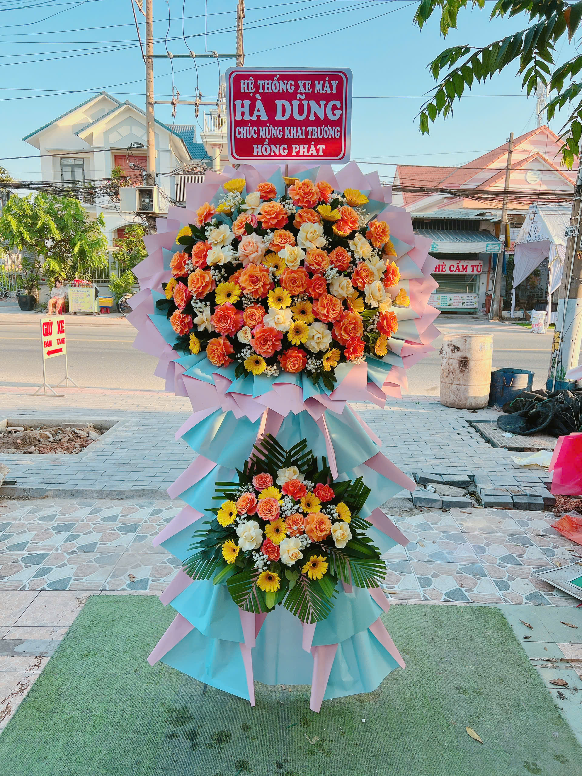 Kệ hoa khai trương Đại Hỷ 055