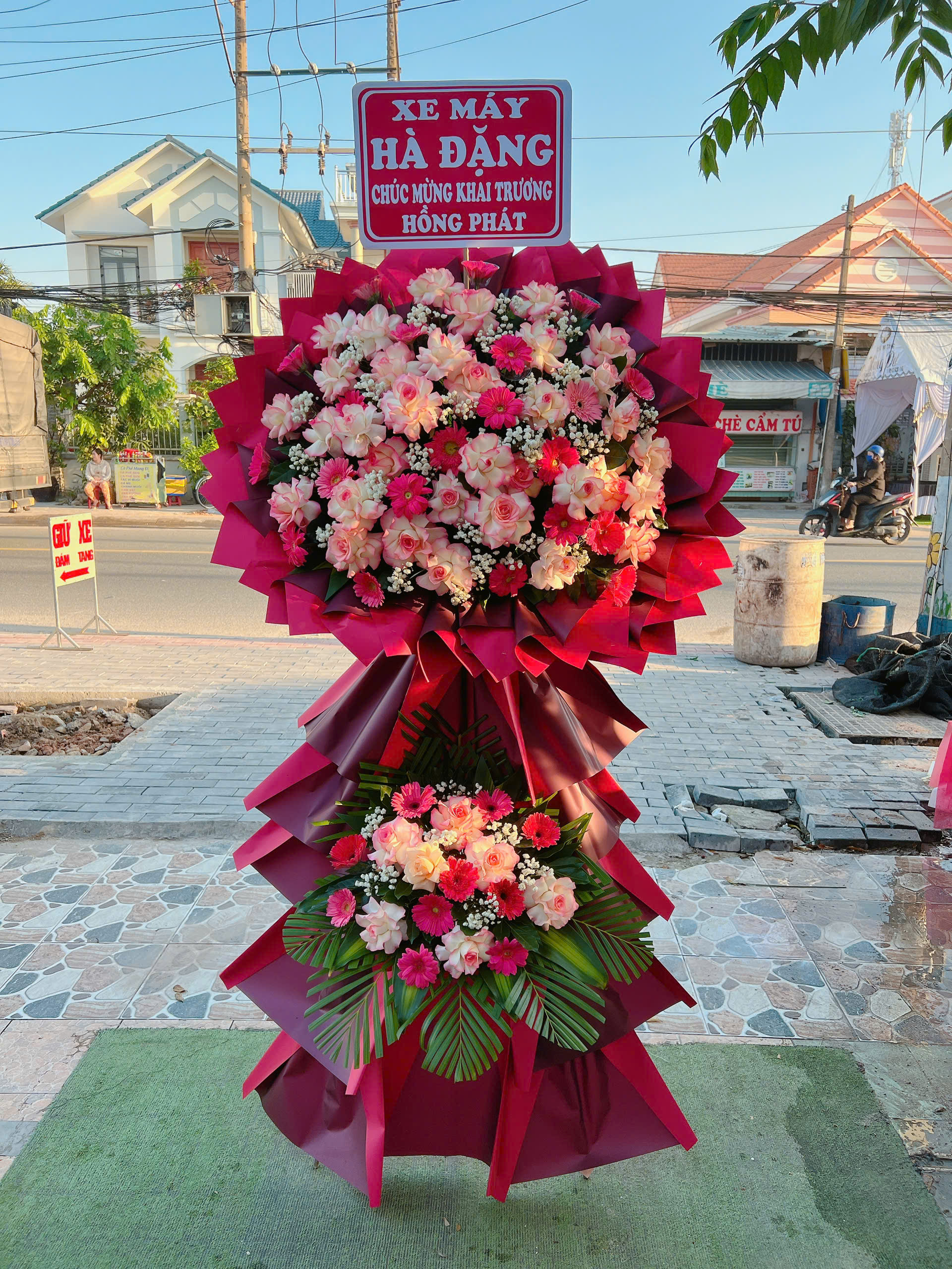 Kệ hoa khai trương Vượng Khí 056